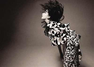 �ܶ������´�Ƭ�ع�ӯӯǳЦ��������黳��ͼ��