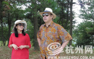 陈凯歌带妻子陈红低调逛西湖为新片选景(图)