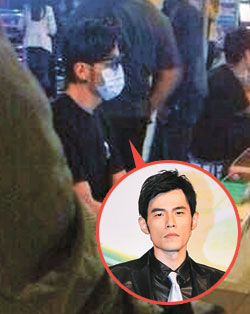 周杰伦商场狂打游戏一小时疑因错失金马奖泄愤(图)