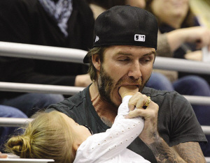 ���˺�ķ��ȫ�ҿ���������Ц���°�ŮС�֣�ͼ��