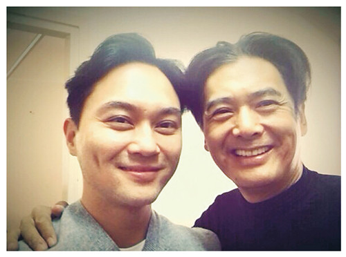 张智霖遇周润发开心合照被称像两兄弟(图)
