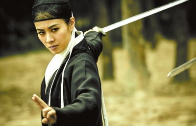 电影《龙门飞甲》里,周迅演出了这个角色的侠气和灵动.