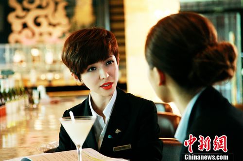 班嘉佳自认正义感的毒舌派戏里支招恋爱秘诀