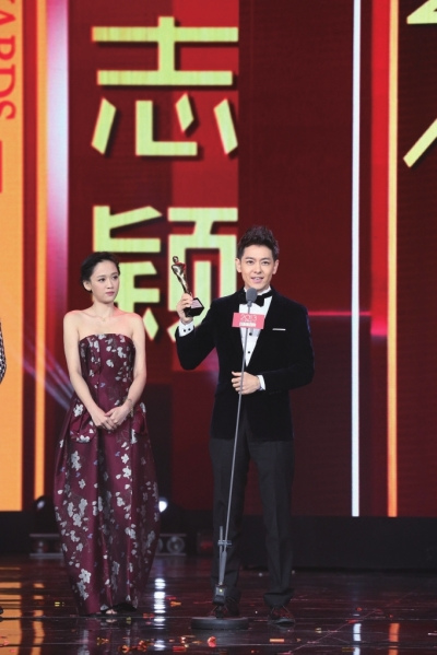 国剧盛典:吴奇隆被逼问结婚计划周晓鸥遭遇告白