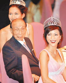 蔡澜称邵逸夫为“异人”:快100岁还爱拉港姐小手