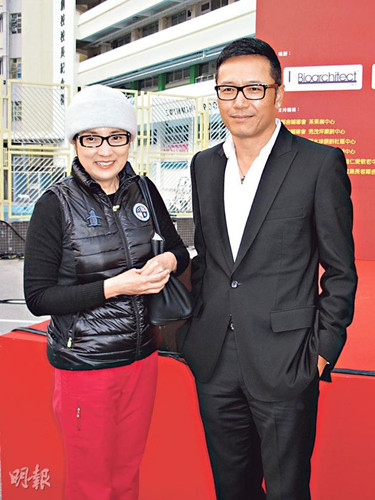 苗侨伟不能出席邵逸夫追思会派妻代表(图)