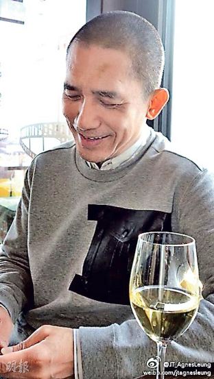 ����ΰ���ΰ���Ӱչ����æ��͵�й�ֺȾƣ�ͼ��