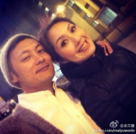 余文乐晒与杨千嬅合影网友盼拍“志明与春娇”续集