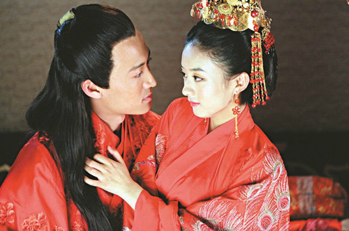 戚迹赵丽颖洞房剧照曝光网友呼在一起图