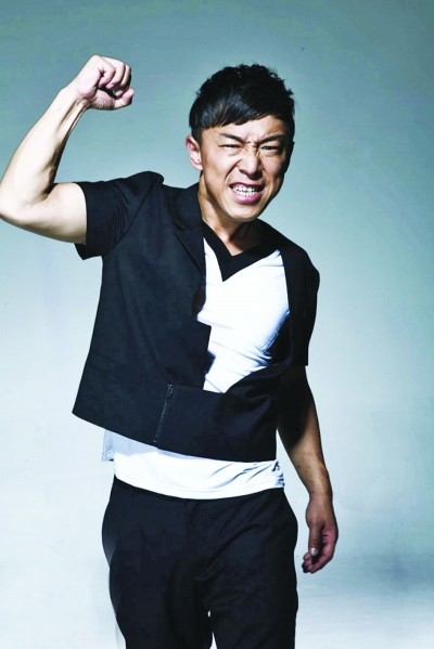 黄渤拍戏遭不明人士骚扰知情人称为片约起纠纷