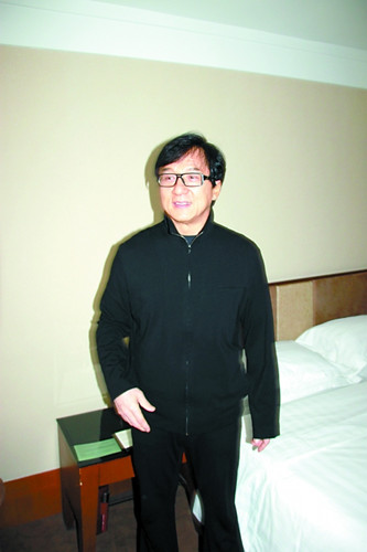 成龙婉拒与酒店服务生合影:十天都在这里(图)