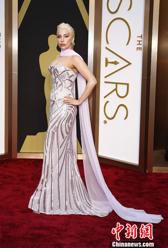 LadyGaga�����˹����̺�߸�����֡����ͼ��