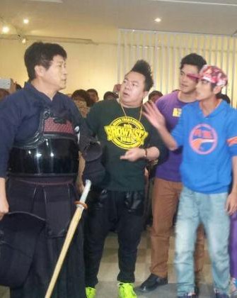 胡瓜自曝下跪求婚对白:你是不可或缺的家人(图)
