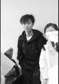 文章现身医院与护士合照曝光(图)