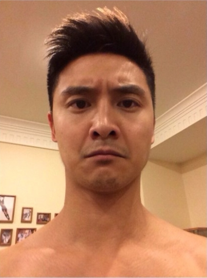 到田亮肩部,所以引发不少网友调侃,有网友笑称,"是肩膀以下都没有肌肉