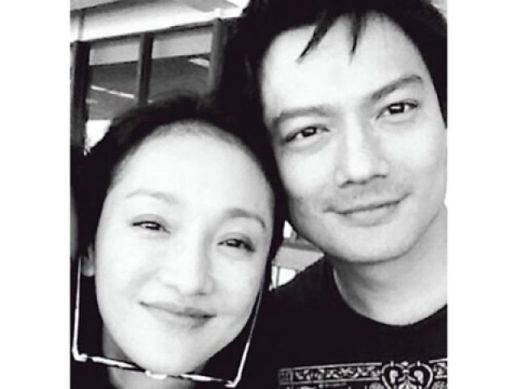 周迅素颜与男友回家疑合资买奢华爱巢(图)