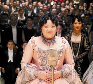 陈凯歌前妻贵妇照曝光网友:有勇气自黑(图)