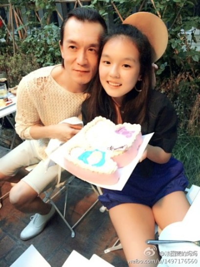 ����ɹ��ͥ�ۻ���ܰ��Ů�����������������ͼ��