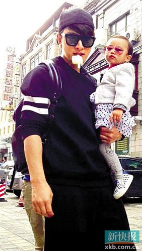 ��С�ɹ��������Ů�����з����������Ů��ͼ��