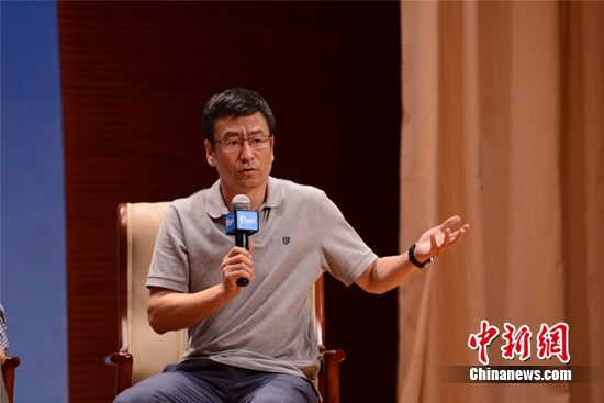 白岩松谈欧冠情绪激动:中国男足与马竞差距大(图)