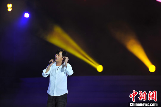 ��ý��������ѹ��ѧ�ѡ�����Ѹ�������ѻ�ӭ