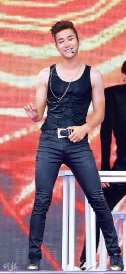 exo香港冒雨演唱人气高sj崔始源脱衣秀肌肉图3