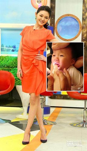 大S带爱女打预防针看女儿惊慌表情心疼(图)