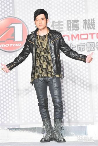 周杰伦希望明年结婚当爸爸坦言想生儿子