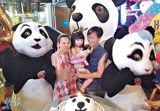 郑中基为3岁女儿打造生日会爱女化身小公主(图)