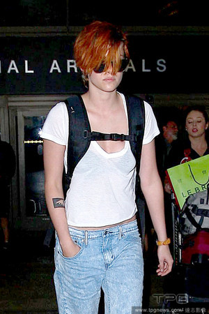 ��ĺ��Ů����ɫ�̷����Ƿ���δ������Ƭ��ɫ��ͼ��