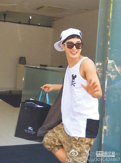 SJ�ӳ����ص͵������Ա½��������̨ͬ��ͼ��