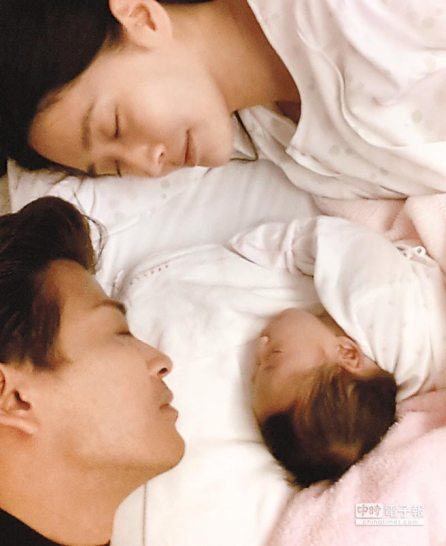 ��������Ů����˯�������������������������