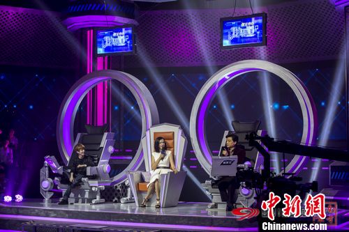 郭敬明《我知道》当导师嗔怪李艾不该穿高跟鞋