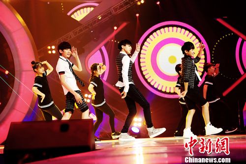 ����Ȧ�ֵ��仯���ơ�00��F4����������ͼ��