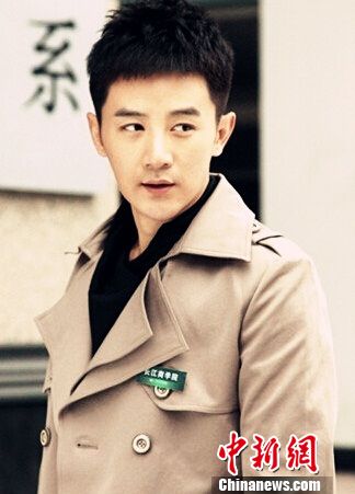 张倬闻《穷孩子富孩子》首演男一号本色出演学生戏