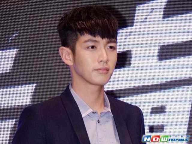 柯震东父母赴京准备接儿子拘留所拉起封锁线