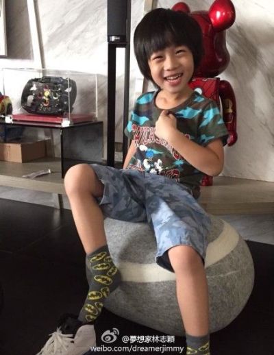 ��־ӱɹ���ӽ���Kimi������Ц�ݲ��ã�ͼ��