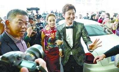 蔡琳高梓淇大婚李佳航调侃:要学好各自家乡语言