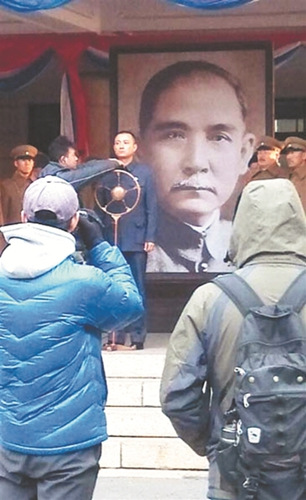 文章“出轨门”后低调复工新片出演张学良(图)