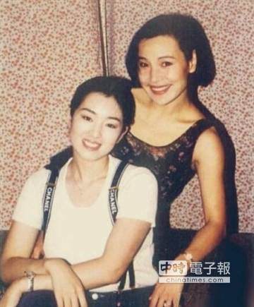 陈冲、巩俐昔日合影曝光露齿微笑气氛融洽(图)