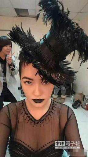 СS��������ħŮ��Ϳ���촽���ѣ��ж�����ͼ��
