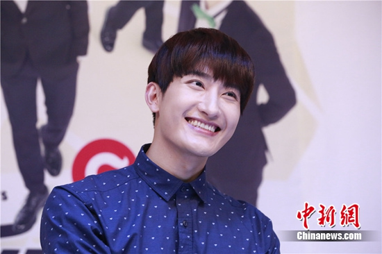 周觅涉足主持功力受称赞粉丝力挺偶像(图)