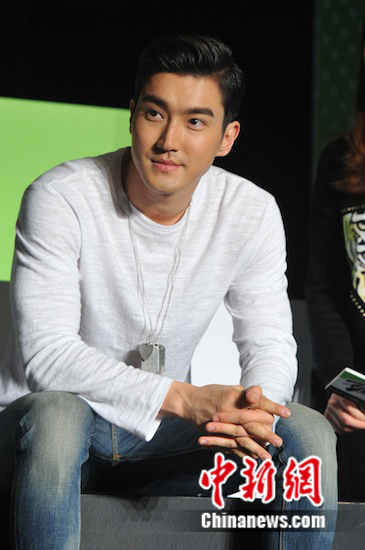 窦骁被逼刮腿毛崔始源我双腿光滑不像男生图2