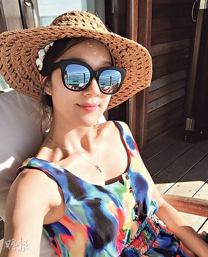 王祖蓝未婚妻泳装照曝光造型美艳性感图