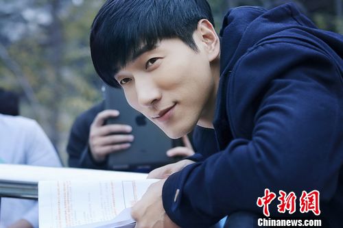 �����˰���ѡ���������Ƭ���ʹ���װʦ����ͼ��