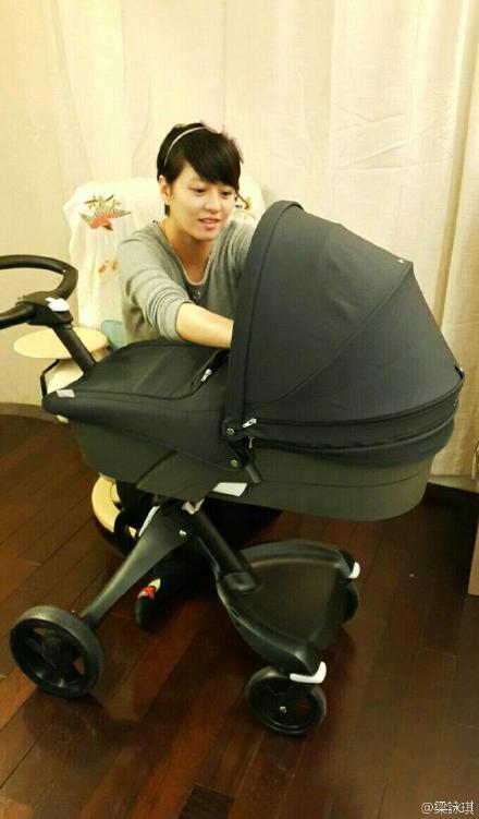 ��ӽ��ӭ��Ů���������԰�װӤ������ͼ��