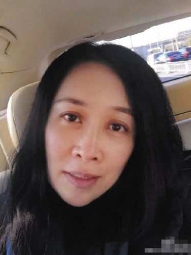 47岁那英晒素颜照网友赞其保养得宜(图)
