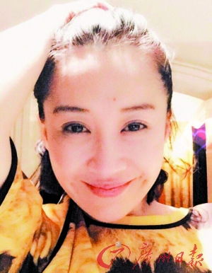 许晴自爆素颜美照显露甜美酒窝(图)