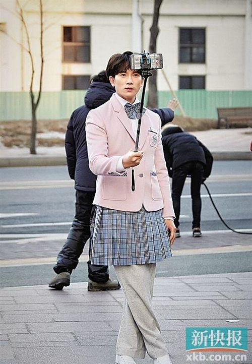 �س�Ů�����������ع⴩��ɫУ�����ơ���次���ͼ��