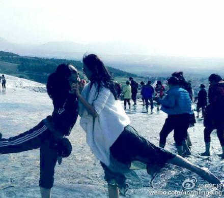 ��־������硰���á�����ˮ�к�Ӱ�ع⣨ͼ��